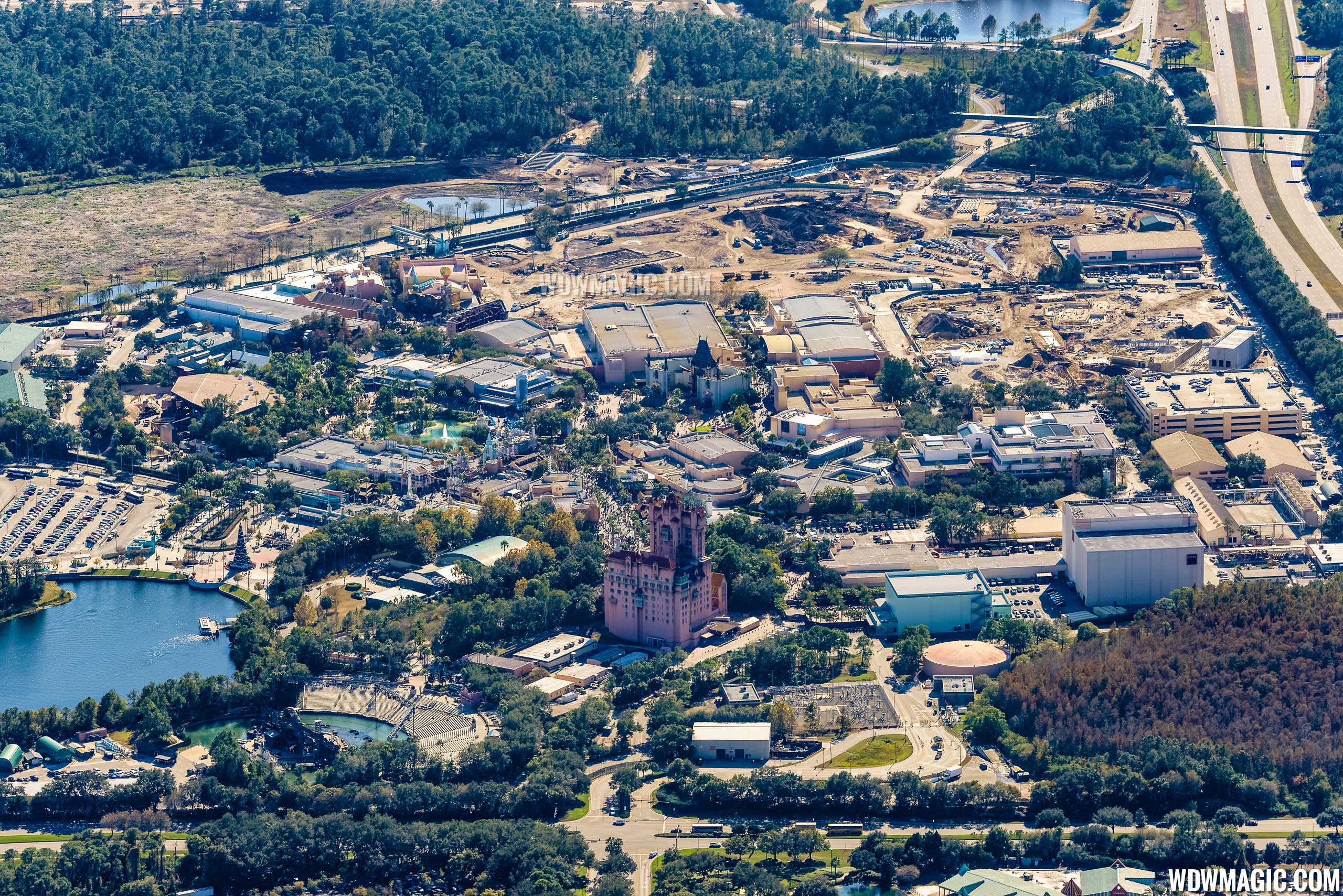 Star-Wars-Land_Full_29328.jpg
