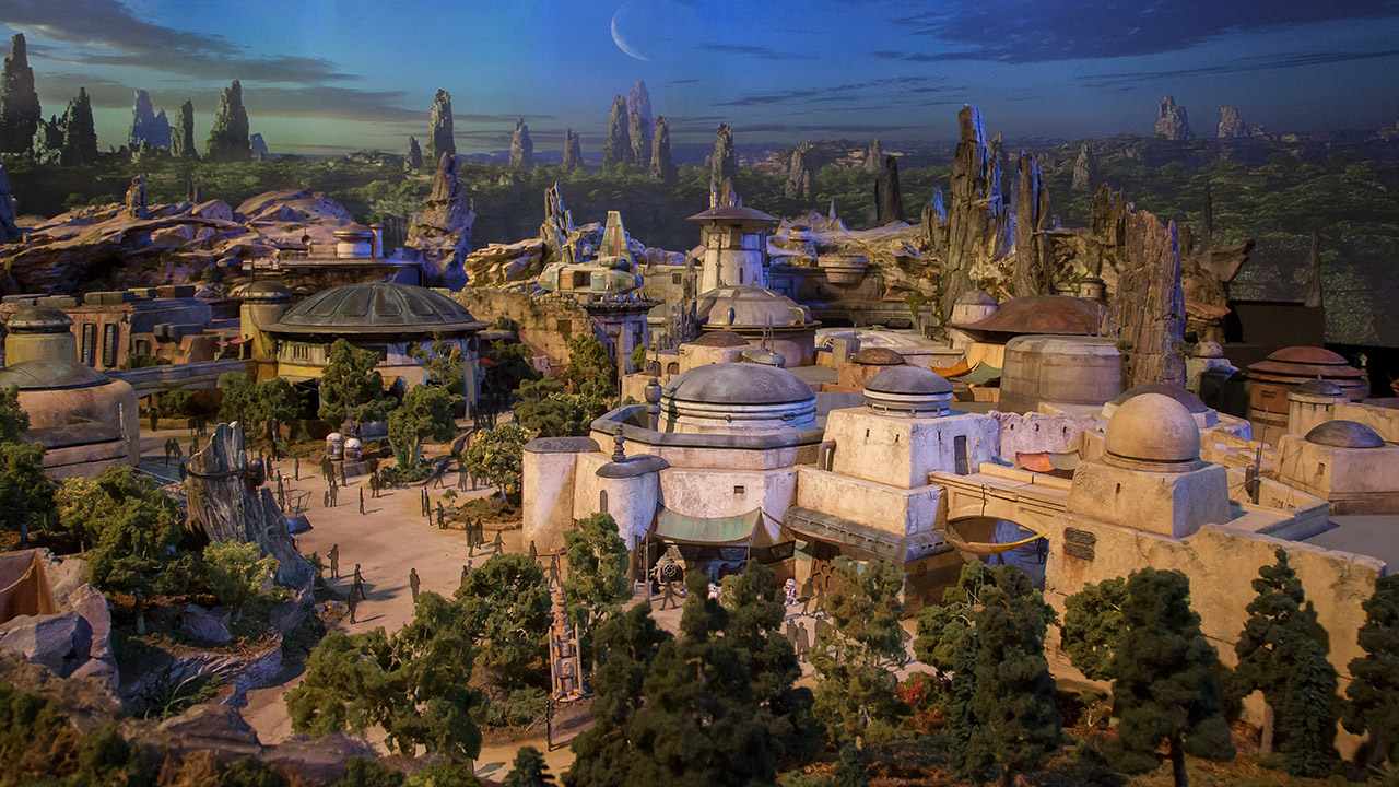 Star-Wars-Land_Full_30554.jpg