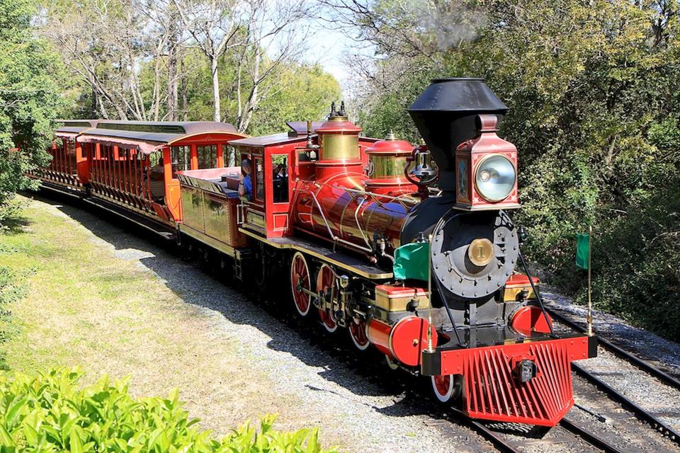 Walt-Disney-World-Railroad_Full_12663.jpg
