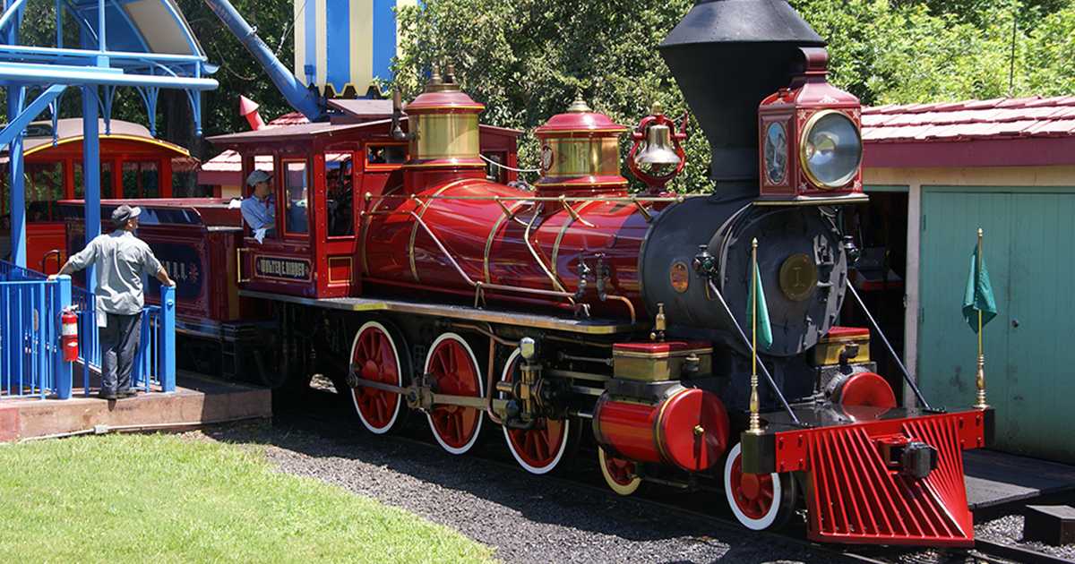 disney traditions train